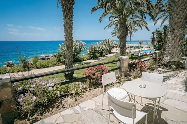 Vrachia Beach Hotel & Suites – Außenansicht, Adults-Only Hotel in Paphos