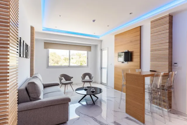 Executive suite met 1 slaapkamer en uitzicht op de bergen — Vrachia Beach Hotel & Suites