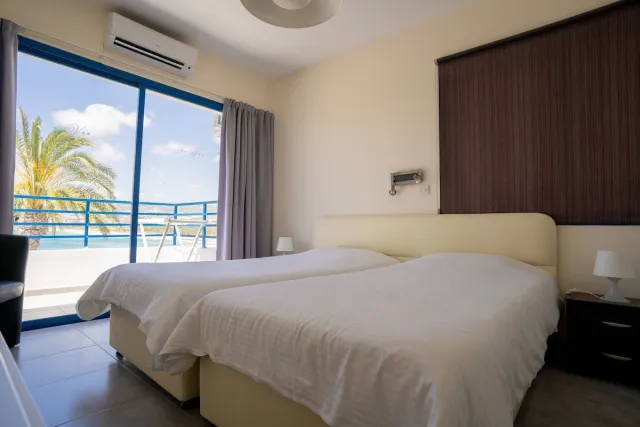 Superior appartement met 2 slaapkamers en zeezicht — Vrachia Beach Hotel & Suites