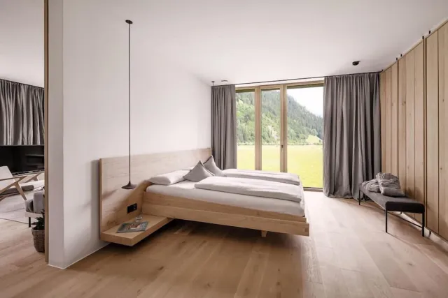 Deluxe Suite, Balcony, Mountain View — Zelloon Boutiquehotel