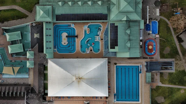 Swim-up, Whirlpool of privézwembad? Wat de zwembadbegrippen in het hotel echt zeggen